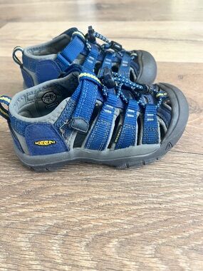 Keen Newport H2 Hiking Sandals Little Kids Size 10